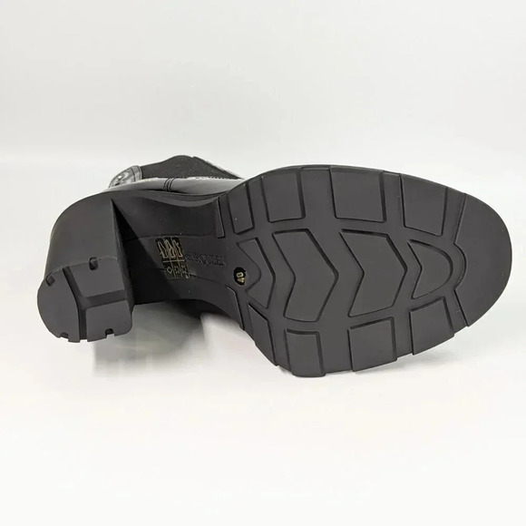 Alexander McQueen Women's Tread Grommet Embellished Heel Boot Size 40 MSRP 1,290 - Picture 7 of 9